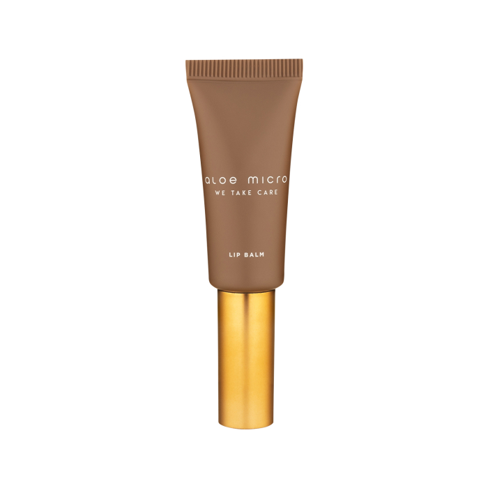 Un tube brun de baume à lèvres Aloe Micro 5 ml, avec un bouchon doré, présenté debout sur fond blanc.